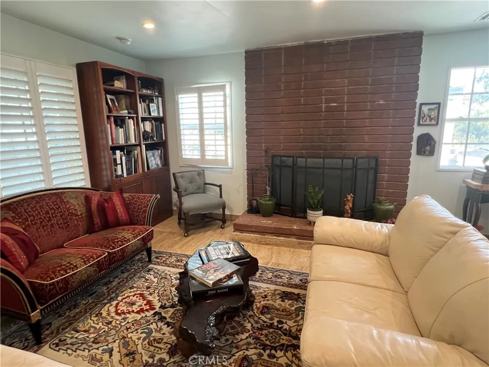 9855 Mcbroom Street Shadow Hills, CA 91040