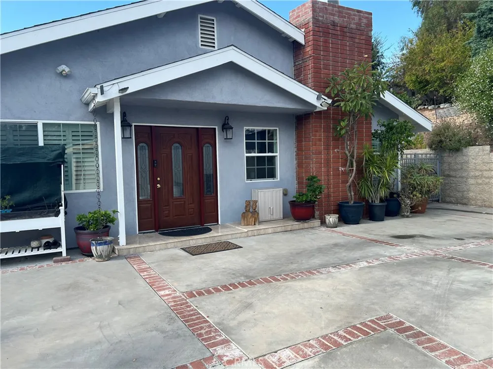 9855 Mcbroom Street Shadow Hills, CA 91040