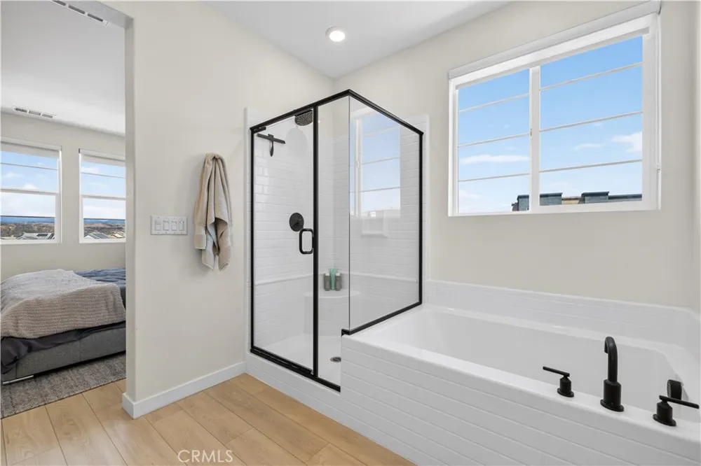 27105 Valley Oak Valencia, CA 91381