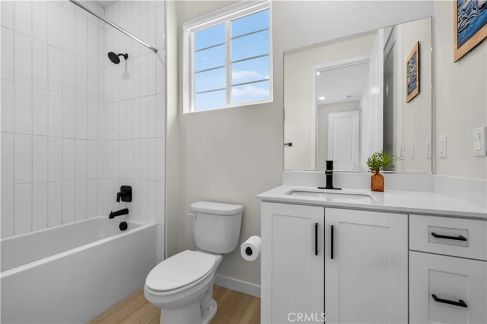 27105 Valley Oak Valencia, CA 91381