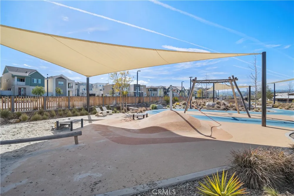 27105 Valley Oak Valencia, CA 91381