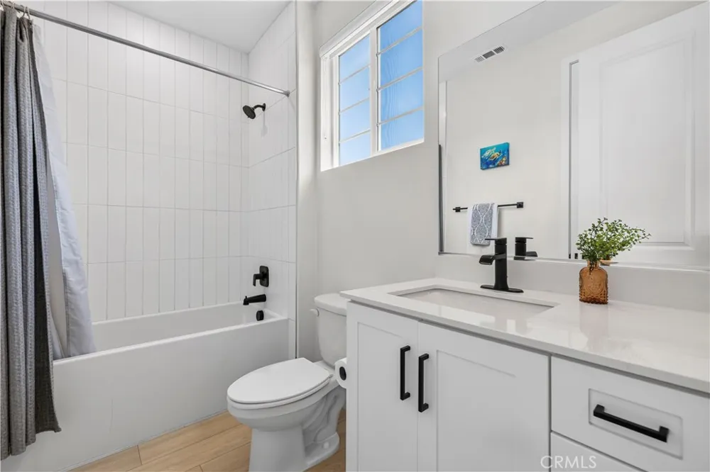 27105 Valley Oak Valencia, CA 91381