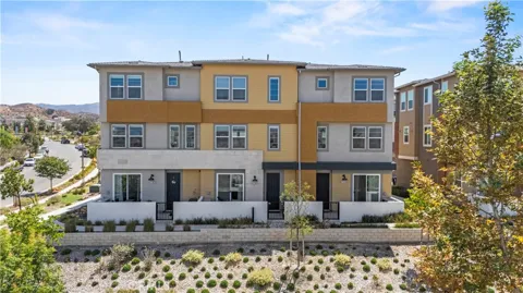27105 Valley Oak