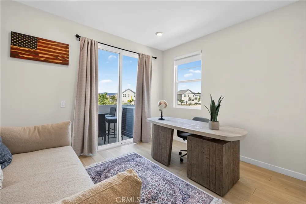 27105 Valley Oak Valencia, CA 91381