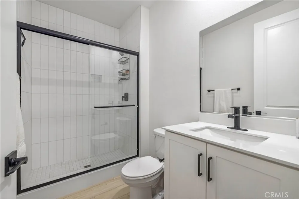 27105 Valley Oak Valencia, CA 91381