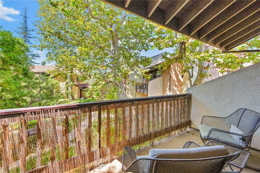 21900 Marylee Street #288 Woodland Hills, CA 91367