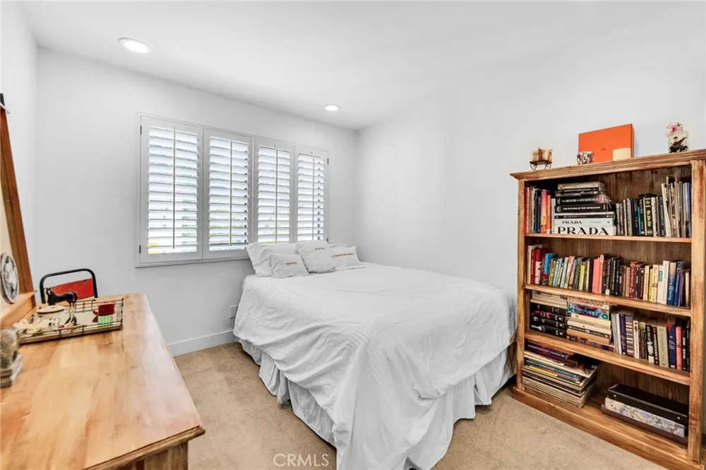 21900 Marylee Street #288 Woodland Hills, CA 91367