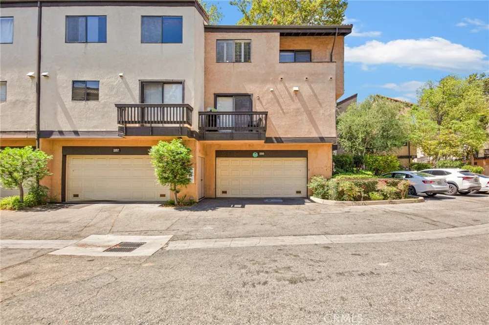 21900 Marylee Street #288 Woodland Hills, CA 91367