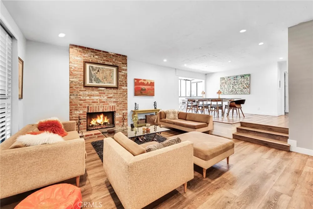 21900 Marylee Street #288 Woodland Hills, CA 91367