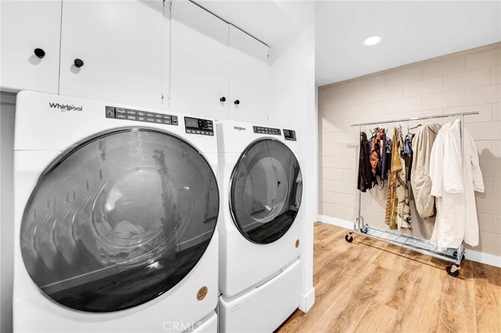 21900 Marylee Street #288 Woodland Hills, CA 91367