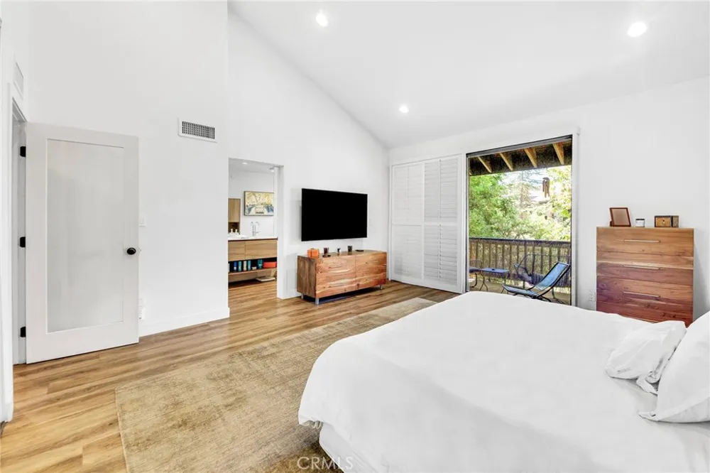21900 Marylee Street #288 Woodland Hills, CA 91367
