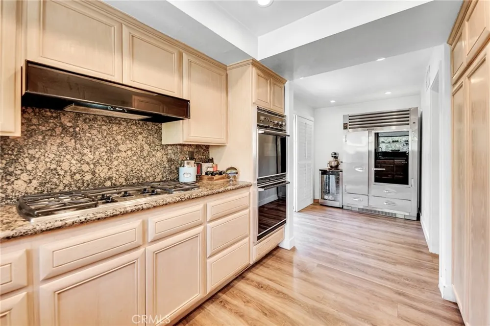 21900 Marylee Street #288 Woodland Hills, CA 91367