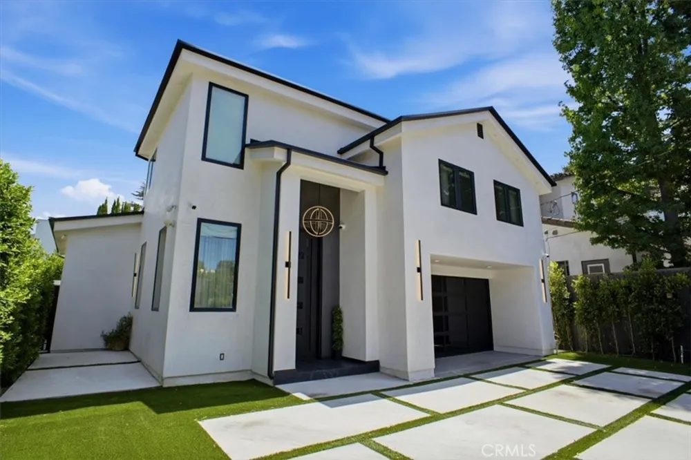 4342 Noble Avenue Sherman Oaks, CA 91403