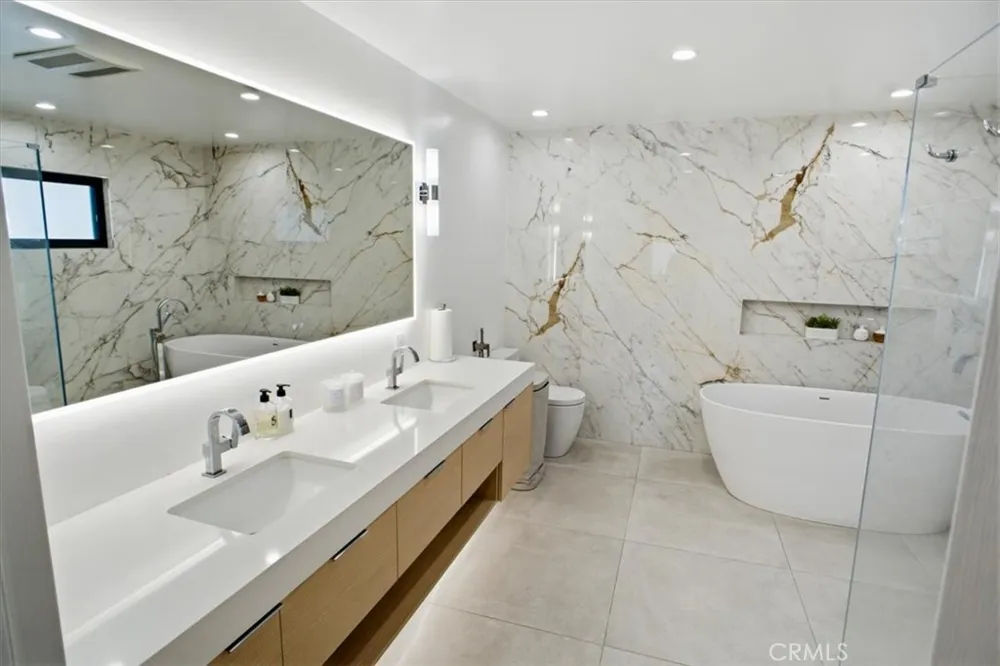 4342 Noble Avenue Sherman Oaks, CA 91403