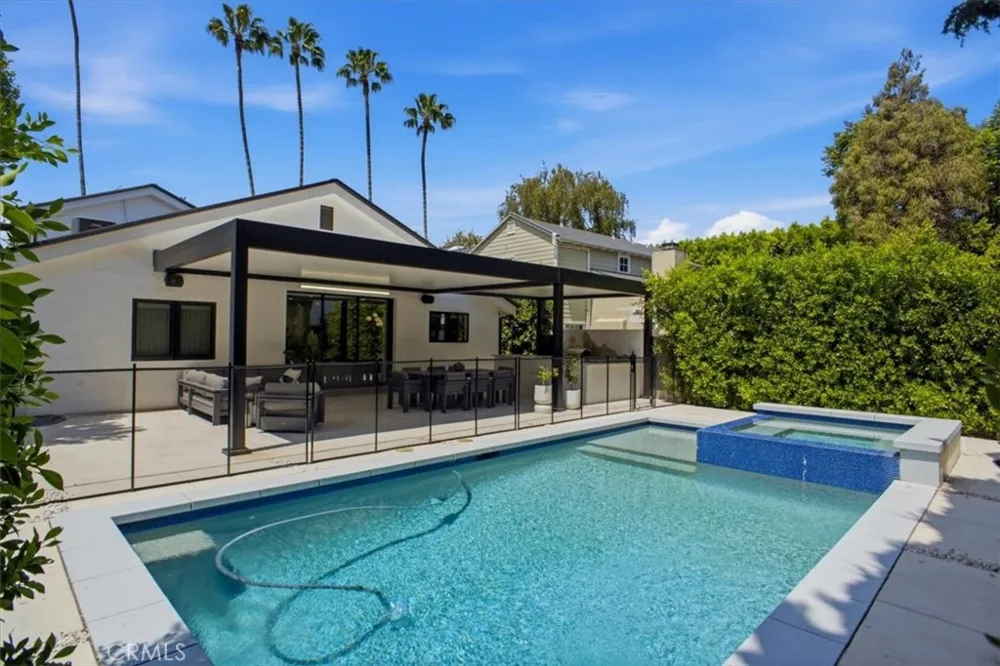 4342 Noble Avenue Sherman Oaks, CA 91403