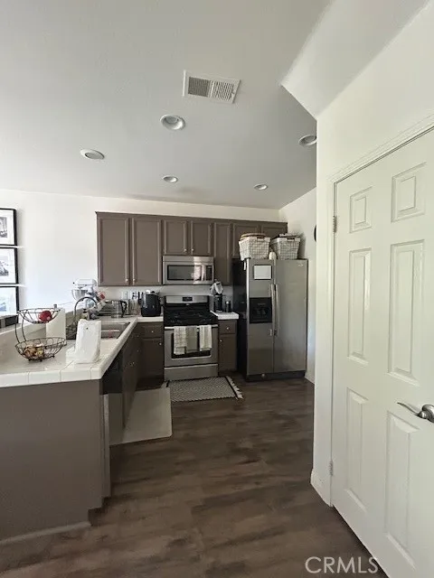 18002 Flynn #6208 Canyon Country, CA 91387