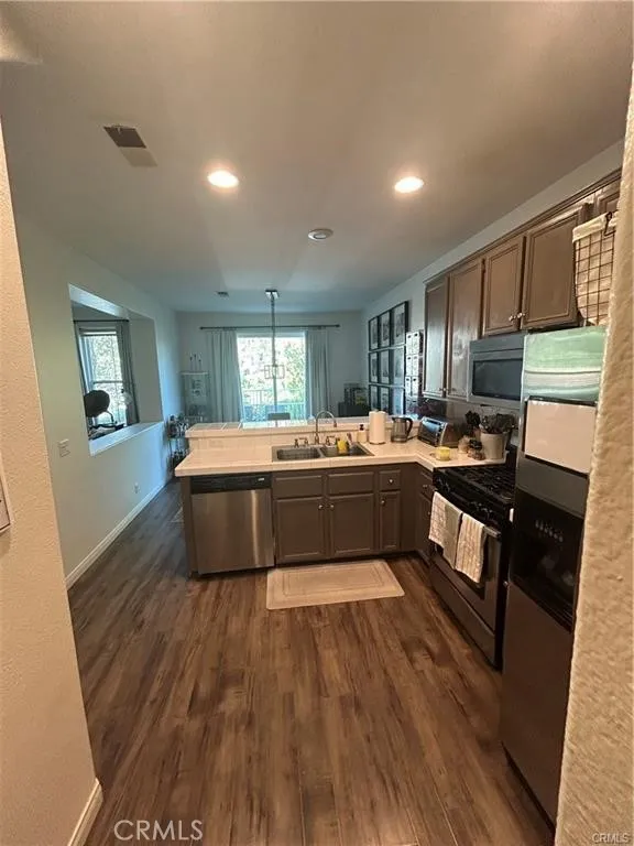 18002 Flynn #6208 Canyon Country, CA 91387