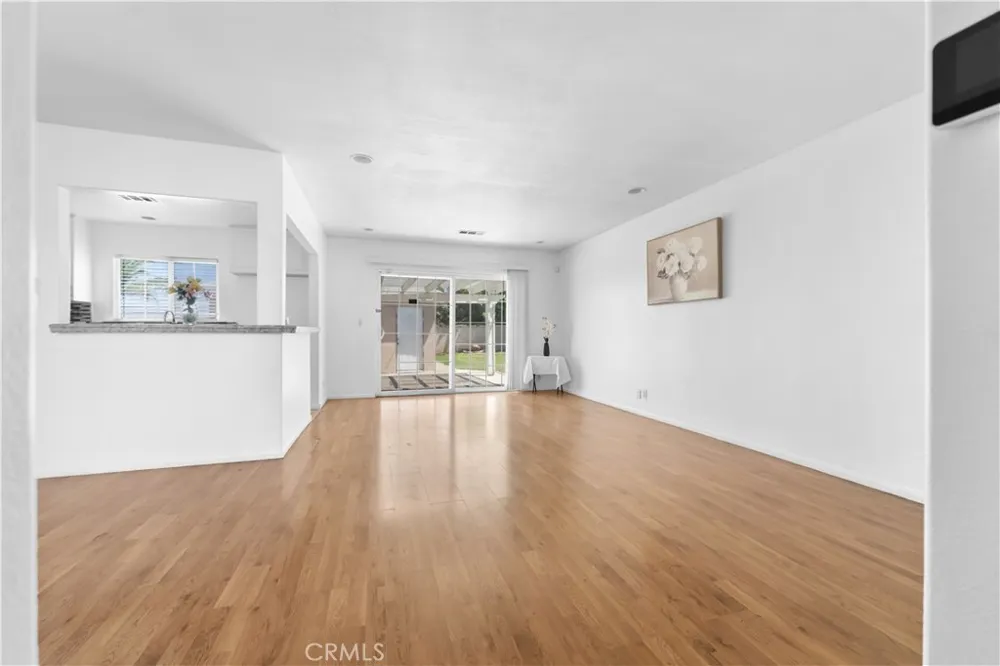 13902 S Zamora Compton, CA 90222
