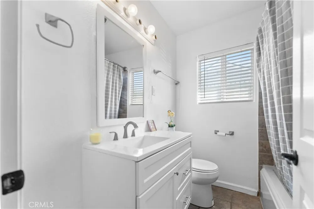 13902 S Zamora Compton, CA 90222