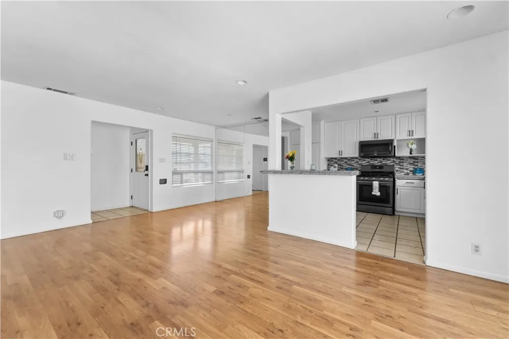 13902 S Zamora Compton, CA 90222
