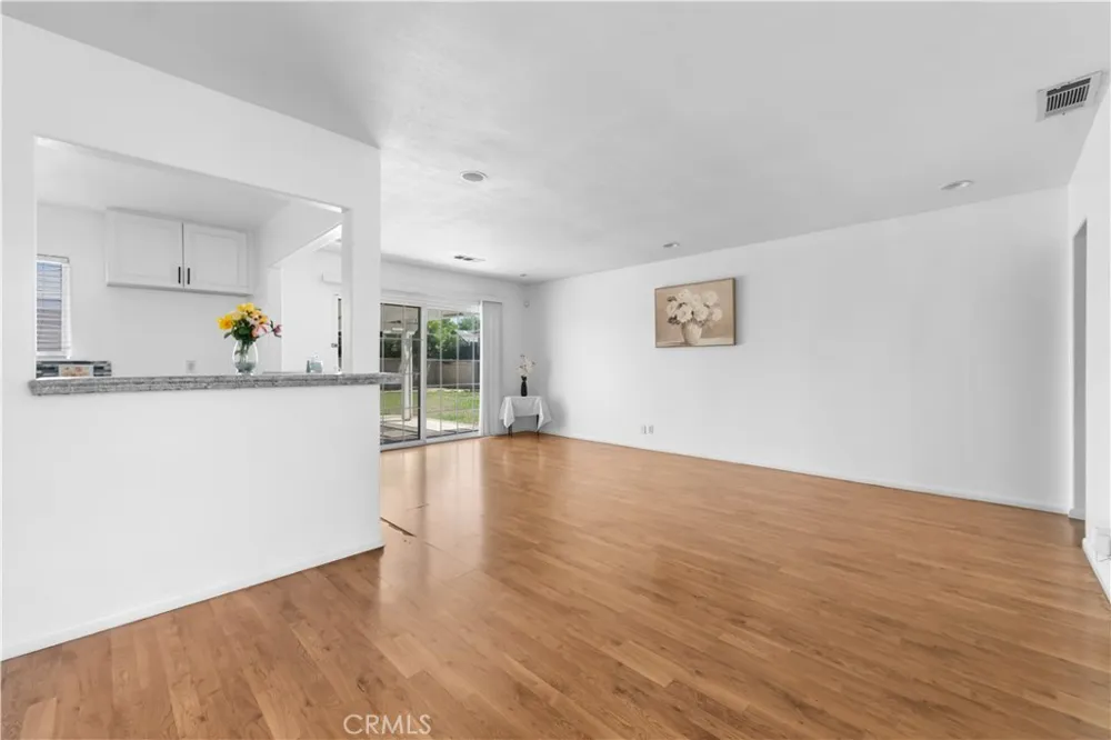 13902 S Zamora Compton, CA 90222