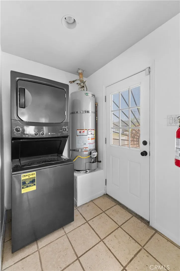 13902 S Zamora Compton, CA 90222