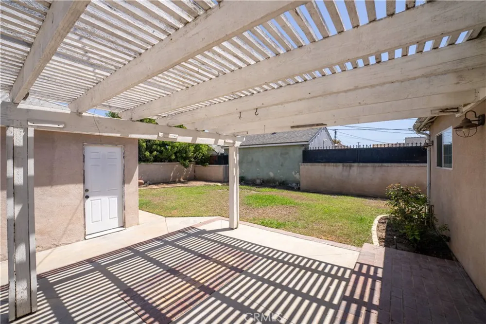 13902 S Zamora Compton, CA 90222