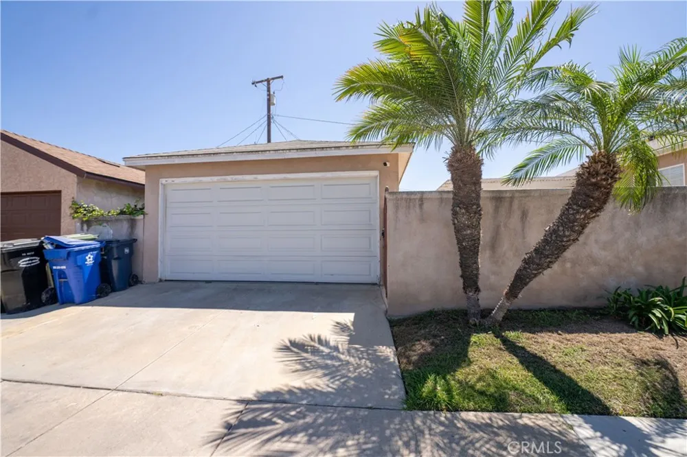 13902 S Zamora Compton, CA 90222