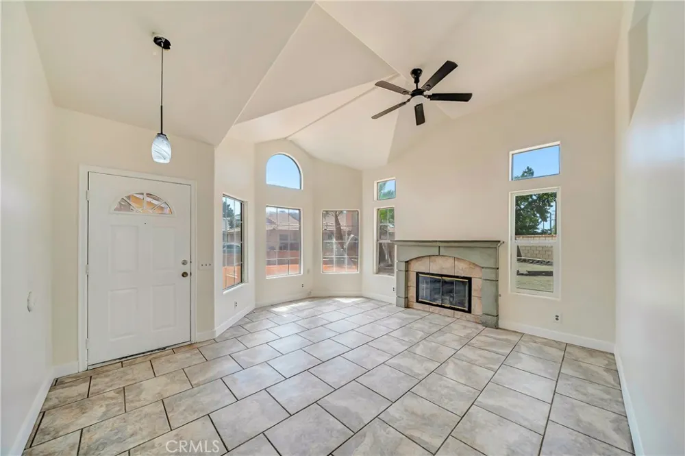 45136 Loma Vista Lancaster, CA 93535