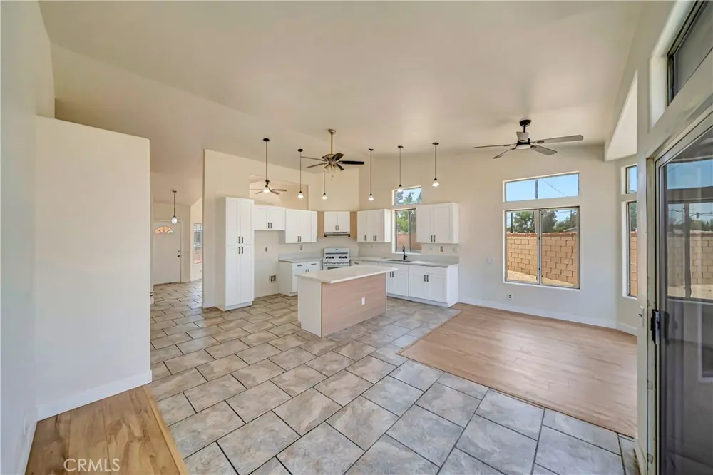 45136 Loma Vista Lancaster, CA 93535