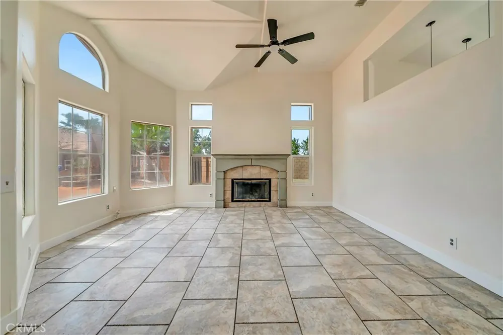 45136 Loma Vista Lancaster, CA 93535
