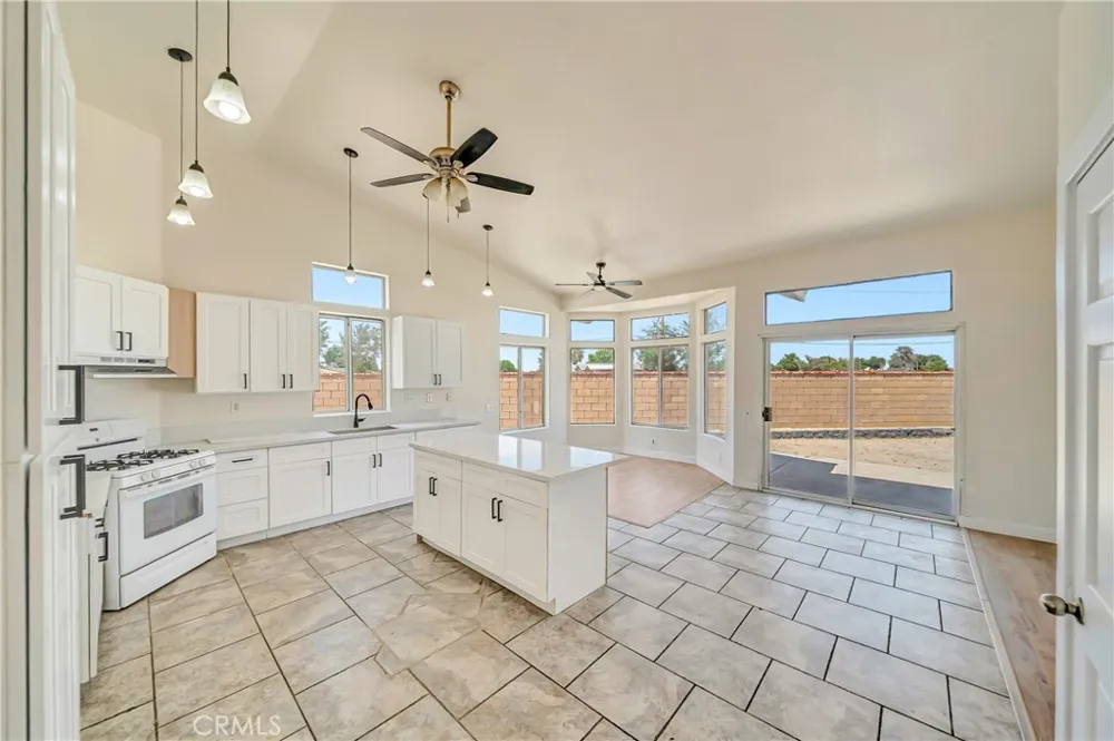 45136 Loma Vista Lancaster, CA 93535