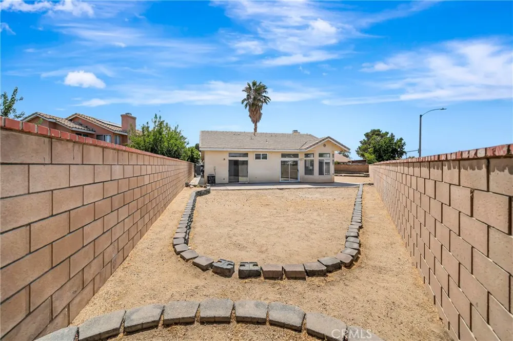 45136 Loma Vista Lancaster, CA 93535