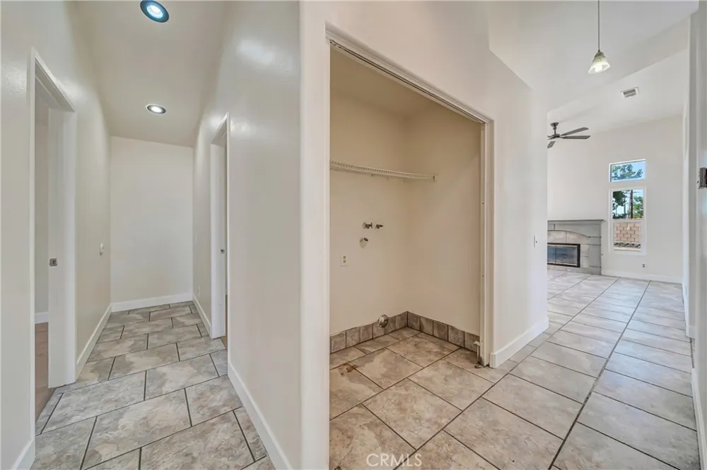 45136 Loma Vista Lancaster, CA 93535