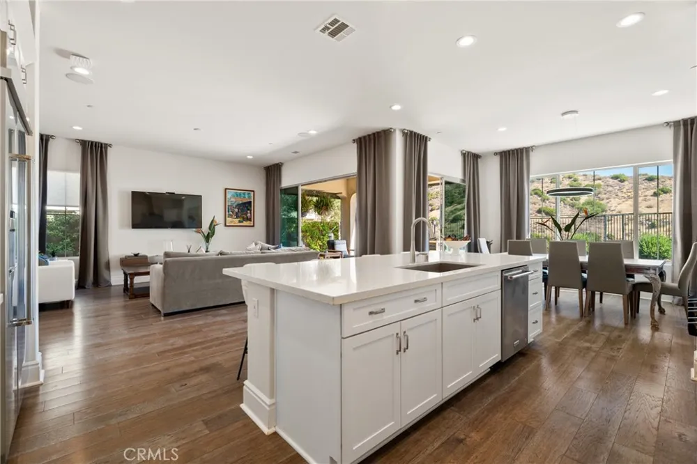 24347 W Stone Bend West Hills, CA 91304