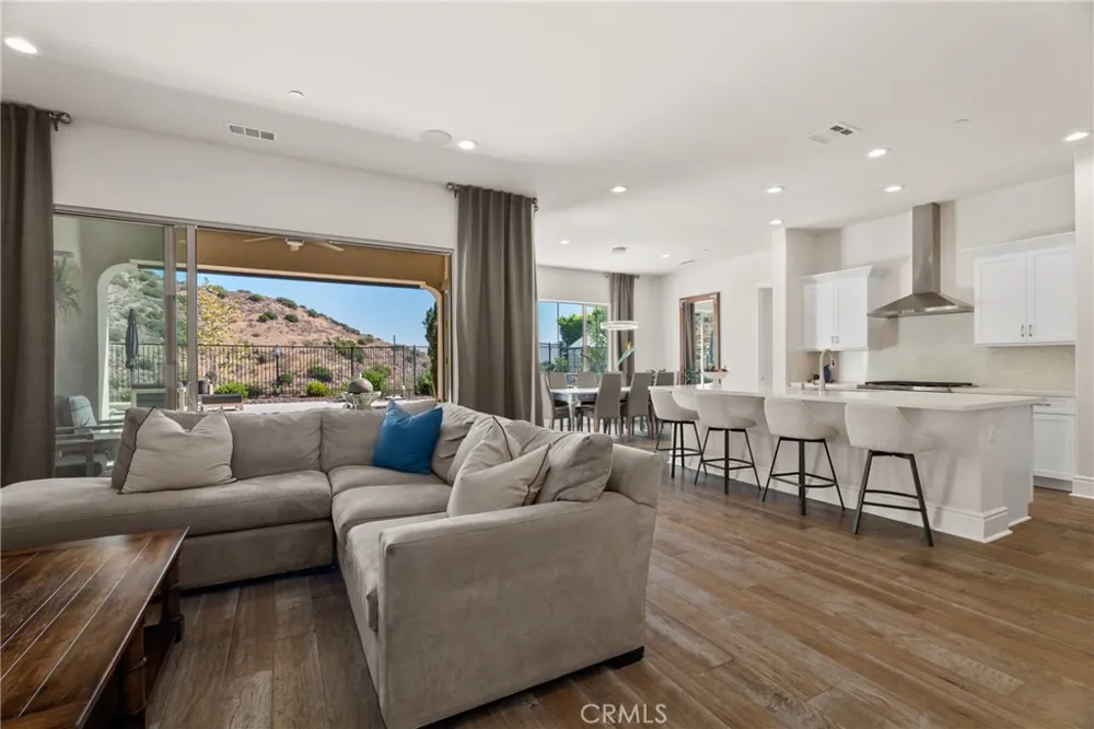 24347 W Stone Bend West Hills, CA 91304