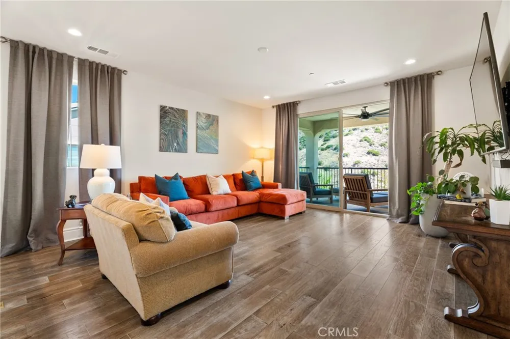 24347 W Stone Bend West Hills, CA 91304