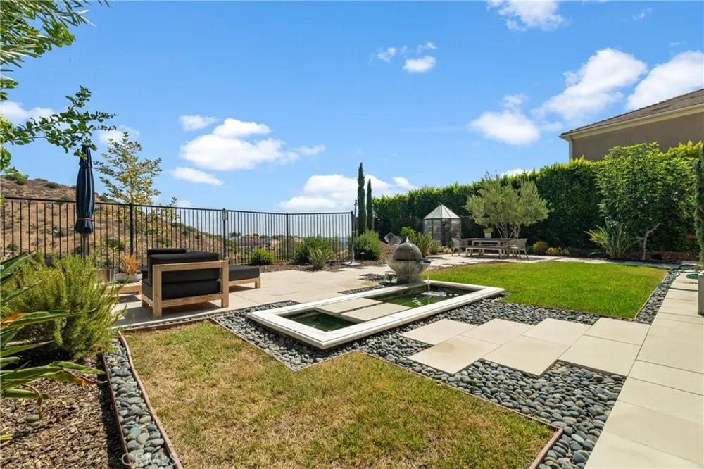 24347 W Stone Bend West Hills, CA 91304