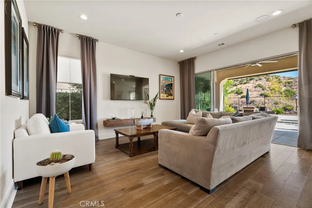 24347 W Stone Bend West Hills, CA 91304