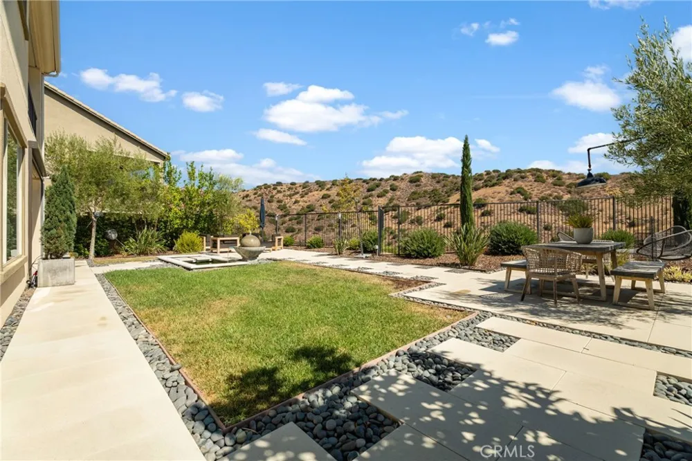 24347 W Stone Bend West Hills, CA 91304
