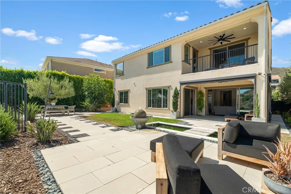 24347 W Stone Bend West Hills, CA 91304