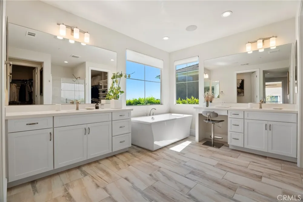 24347 W Stone Bend West Hills, CA 91304