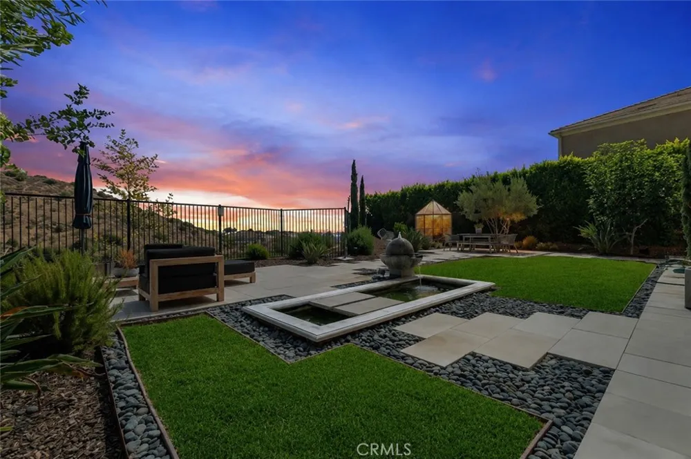 24347 W Stone Bend West Hills, CA 91304