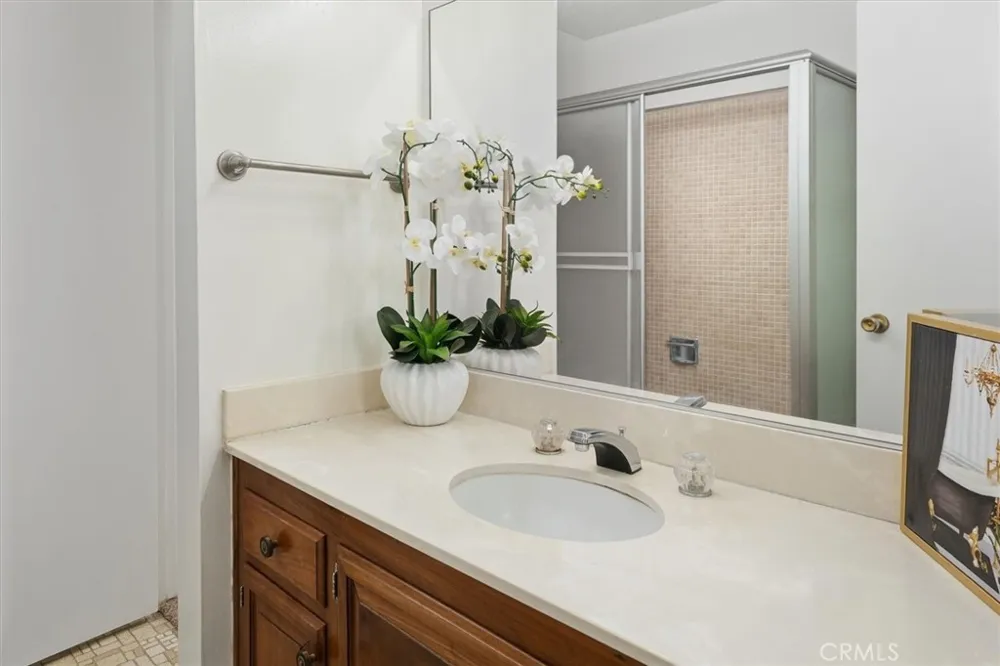 26838 Avenue Of The Oaks #C Newhall, CA 91321