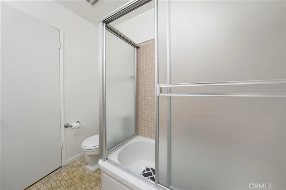 26838 Avenue Of The Oaks #C Newhall, CA 91321