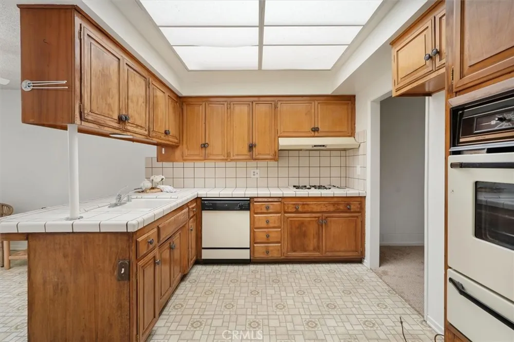 26838 Avenue Of The Oaks #C Newhall, CA 91321