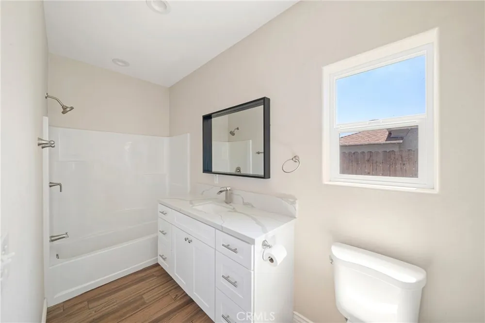 1421 Bonita La Verne, CA 91750