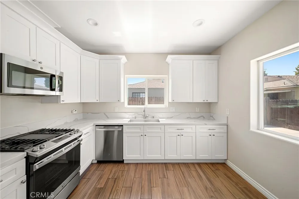 1421 Bonita La Verne, CA 91750