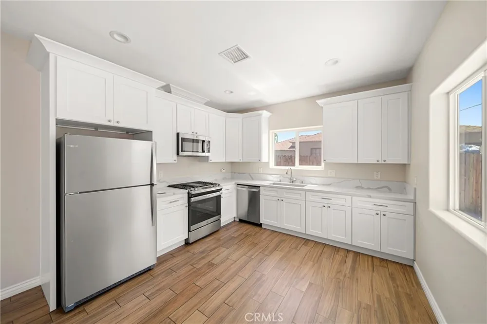 1421 Bonita La Verne, CA 91750