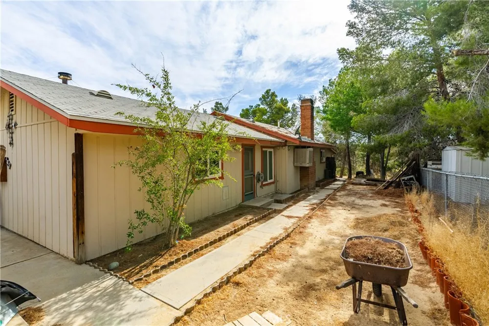 34920 Cheseboro Palmdale, CA 93552